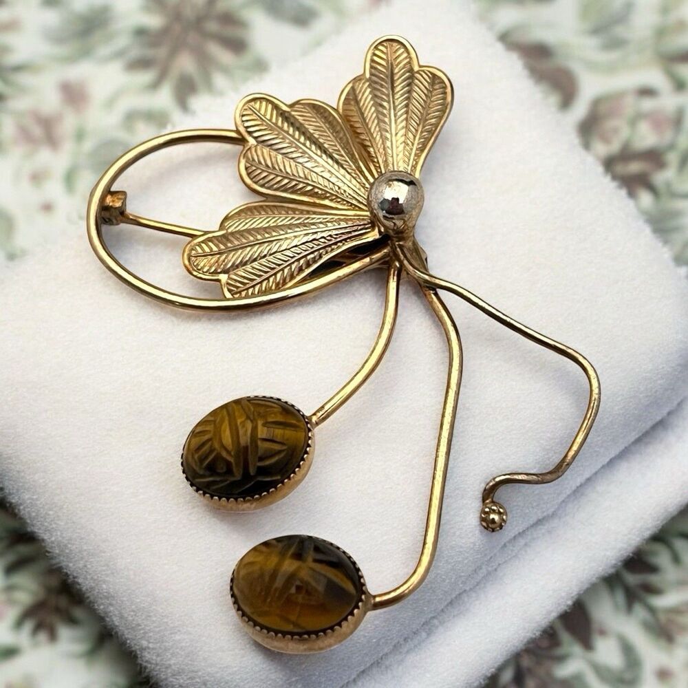 Vintage 1950s Egyptian Revival Tiger Eye Scarab Brooch Gold Tone Pin - 7S
